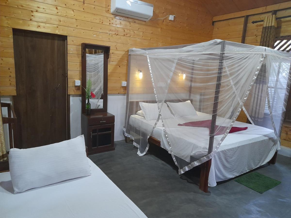 Golden Beach Chalets Arugam Bay Exterior foto