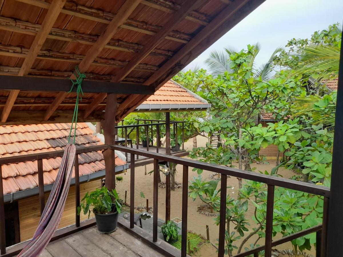Golden Beach Chalets Arugam Bay Exterior foto