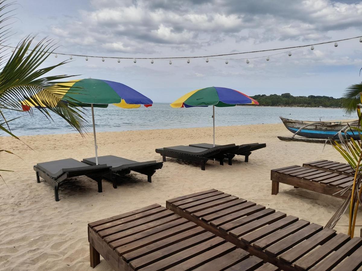 Golden Beach Chalets Arugam Bay Exterior foto