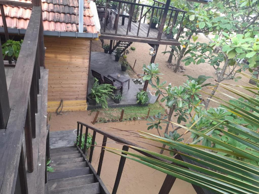 Golden Beach Chalets Arugam Bay Exterior foto